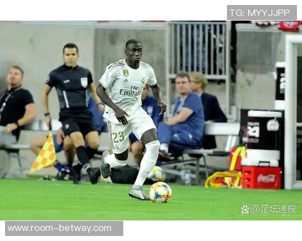 西媒报道阿诺德门迪有望出战尤文阿拉巴等球员出场情况待定